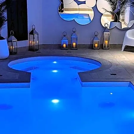 Romantic & 4* فندق