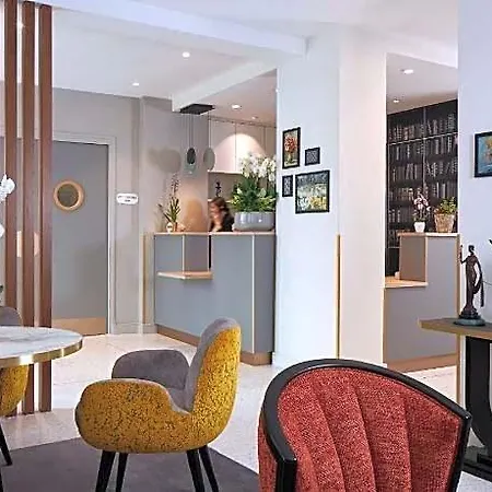 فندق Romantic & 4* باريس