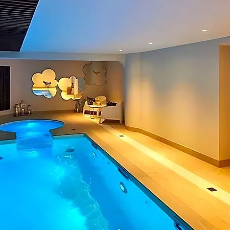 Romantic & 4* 4*