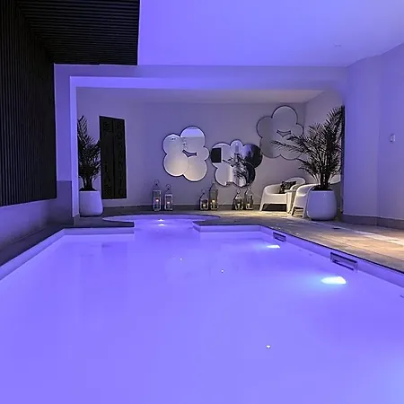 فندق Romantic & 4* 4*