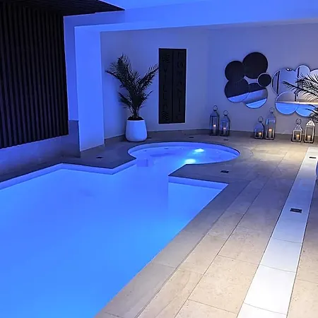 Romantic & 4* 4* باريس