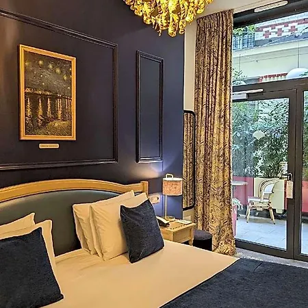 فندق Romantic & 4* باريس